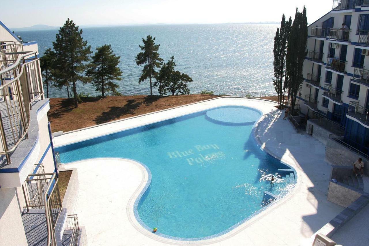Апартаменты Blue Bay Sea View Поморие Экстерьер фото